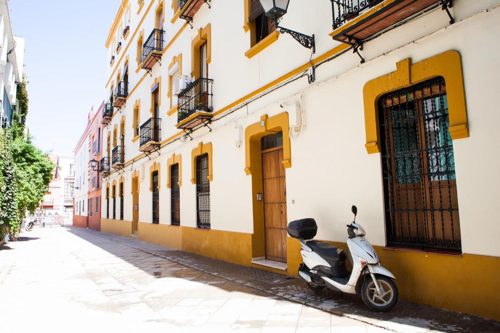 Zona Alameda De Hercules Silencioso Севилья Экстерьер фото